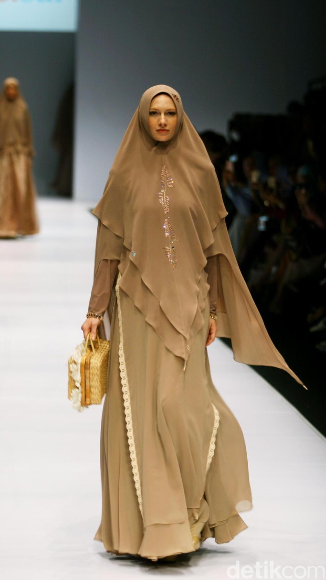Koleksi terbaru Si.Se.Sa bertajuk Pret-a-PorTea di Jakarta Fashion Week 2017. Senayan City. Jakarta. [Foto: Mohammad Abduh/Wolipop]