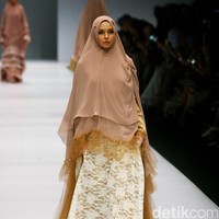 Koleksi terbaru Si.Se.Sa bertajuk Pret-a-PorTea di Jakarta Fashion Week 2017. Senayan City. Jakarta. [Foto: Mohammad Abduh/Wolipop]