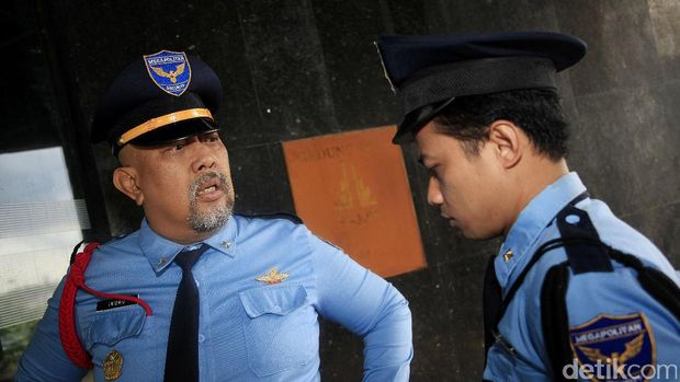  'Security Ugal-Ugalan' Padukan Humor Slapstick 80-an dan Komedi Masa Kini