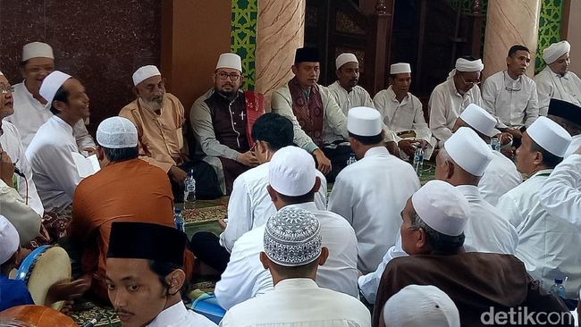 Hadiri Maulid Nabi, Agus Ingin Masyarakat Teladani 