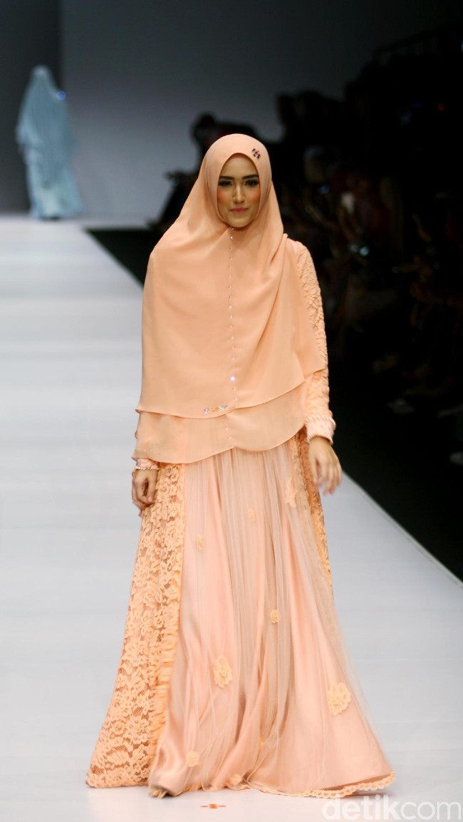Koleksi terbaru Si.Se.Sa bertajuk Pret-a-PorTea di Jakarta Fashion Week 2017. Senayan City. Jakarta. [Foto: Mohammad Abduh/Wolipop]