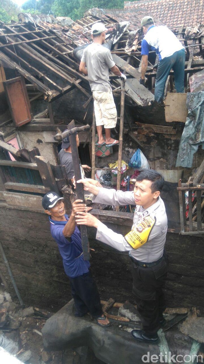 Puting Beliung Terjang Subang, Empat Rumah Warga Rusak