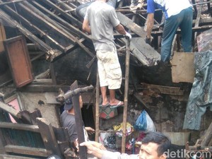 Puting Beliung Terjang Subang, Empat Rumah Warga Rusak