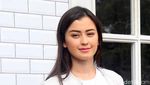 Wuzz, Cantiknya Kimberly Ryder Saat Rambutnya Tertiup Angin