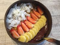 Nalu Bowls: Seganya <i>Mavericks</i>, Paduan <i>Smoothie Acai Berry</i> dan Granola