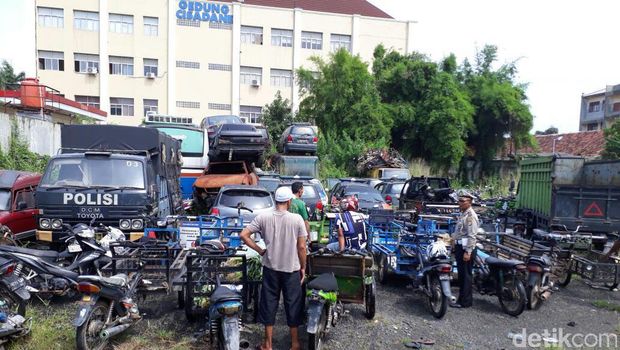 Tak Sesuai Spesifikasi, 23 Becak Motor di Tangerang Dikandangkan