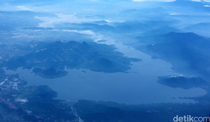 Bangun Hotel Berbintang di Purwakarta Izinnya Cuma Satu Hari