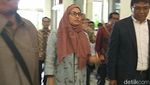 Sri Mulyani Berjilbab di Aceh