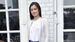 Wuzz, Cantiknya Kimberly Ryder Saat Rambutnya Tertiup Angin