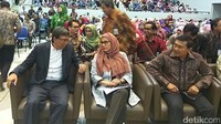 Ia tampil mengenakan jilbab saat memberi kuliah umum di Universitas Syiah Kuala, Banda Aceh, Kamis (5/1/2017).