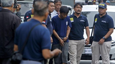 Ini Foto-foto Prarekonstruksi Perampokan di Pulomas