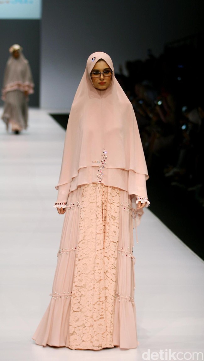 Koleksi terbaru Si.Se.Sa bertajuk Pret-a-PorTea di Jakarta Fashion Week 2017. Senayan City. Jakarta. [Foto: Mohammad Abduh/Wolipop]