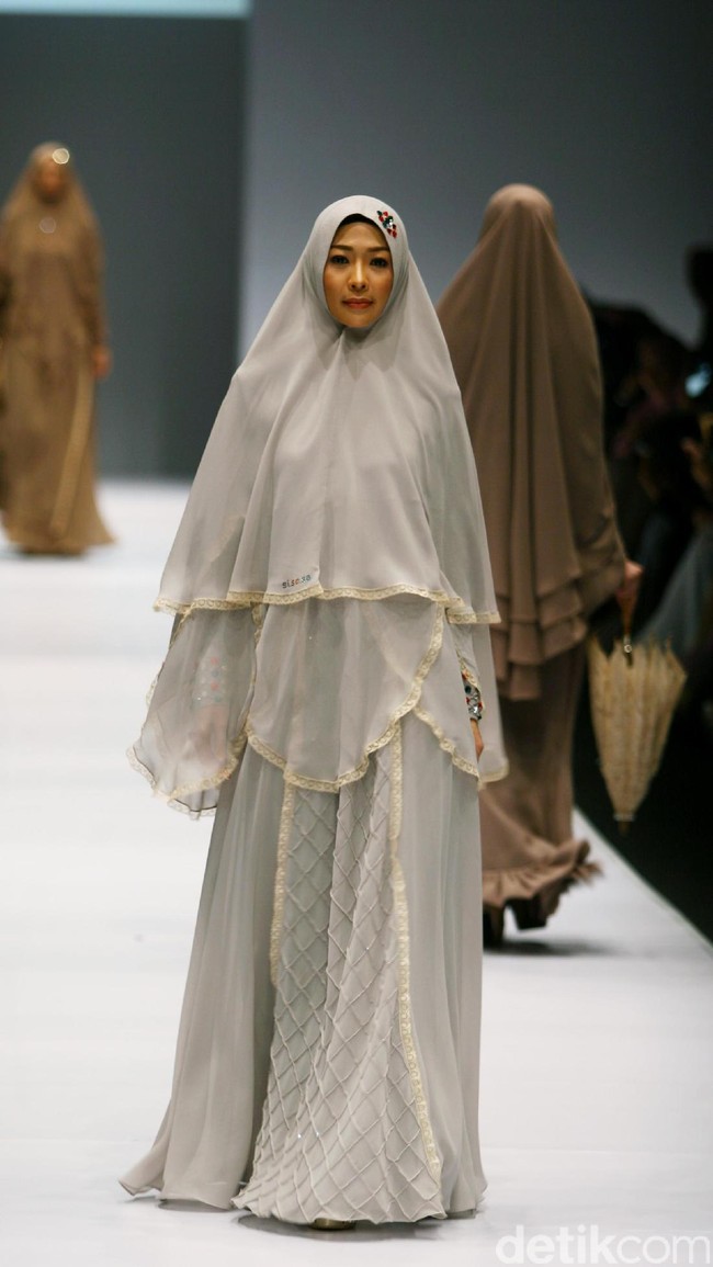 Koleksi terbaru Si.Se.Sa bertajuk Pret-a-PorTea di Jakarta Fashion Week 2017. Senayan City. Jakarta. [Foto: Mohammad Abduh/Wolipop]