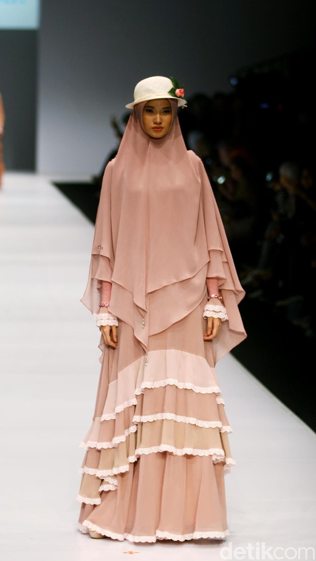 Koleksi terbaru Si.Se.Sa bertajuk Pret-a-PorTea di Jakarta Fashion Week 2017. Senayan City. Jakarta. [Foto: Mohammad Abduh/Wolipop]