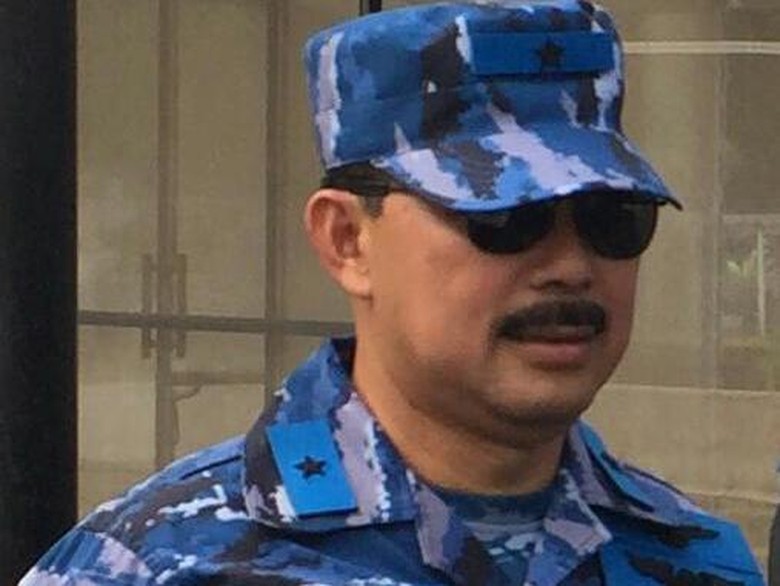 TNI AU Bantah Sanggah Panglima Soal Kabar Penyelundupan 5.000 Senjata TNI AU Bantah Sanggah Panglima Soal Kabar Penyelundupan 5.000 Senjata