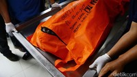 Jenazah pengedar sabu asal Nigeria itu ditunjukan dalam jumpa pers di RS Polri dr Sukanto, Jl Raya Bogor, Jakarta Timur, Jumat (6/1/2017).