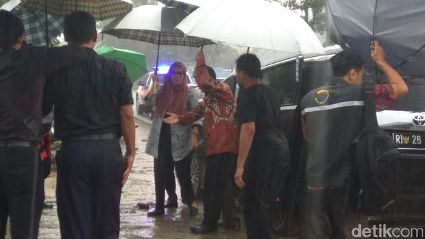 Menkeu Sri Mulyani kunjungi korban gempa di Pidie Jaya