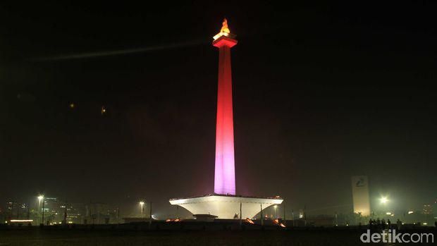 Monas di malam hari
