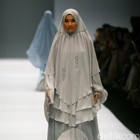 Koleksi terbaru Si.Se.Sa bertajuk Pret-a-PorTea di Jakarta Fashion Week 2017. Senayan City. Jakarta. [Foto: Mohammad Abduh/Wolipop]