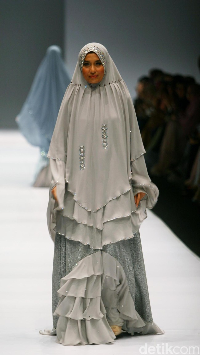 Koleksi terbaru Si.Se.Sa bertajuk Pret-a-PorTea di Jakarta Fashion Week 2017. Senayan City. Jakarta. [Foto: Mohammad Abduh/Wolipop]