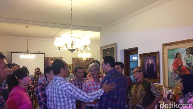 Ahok Dapat Dukungan Dari Teman Kuliahnya di Trisakti
