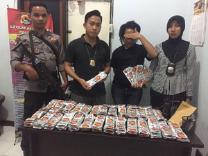 Kesulitan Ekonomi Pasca Banjir Bima, Wanita Ini Jualan Tramadol
