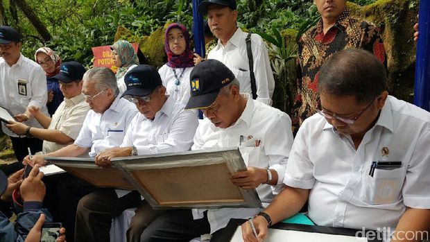 5 menteri tanam pohon di hulu Sungai Brantas