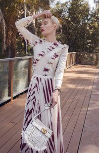 Cerita Kate Bosworth Tentang Tas Kolaborasinya dengan Tory Burch