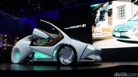 Mobil dikembangkan oleh tim CALTY Design Research Toyota di Newport Beach, California, dan Toyota Innovation Hub di San Fransisco, yang memanfaatkan sistem kecerdasan buatan atau Artificial Intelligence (AI), untuk mengantisipasi kebutuhan masyarakat.