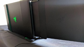Panel layarnya masing-masing punya resolusi 4K, yang secara total mencapai resolusi 12K (11.520 x 2.160 pixel). Foto: istimewa