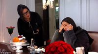 Tangis Kim Kardashian Saat Buka Suara Tentang Perampokan Paris 