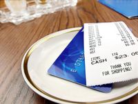 Ini 5 Kisah Haru Pelayan Restoran yang Dapat Tip hingga Ratusan Juta Rupiah