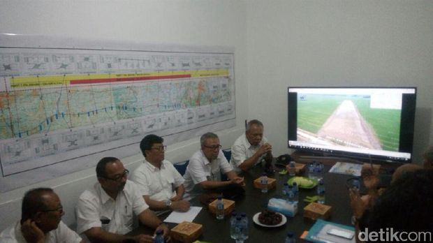 Menteri PUPR Basuki Hadimuljono cek proyek tol Pemalang-Batang