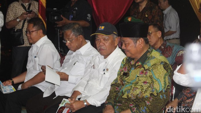 Cek Irigasi di Sidoarjo, Darmin: Lahan Sawah Harus Dipertahankan