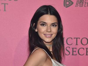 Cat Tembok dengan Warna Pink, Cara Kendall Jenner Tekan Nafsu Makan