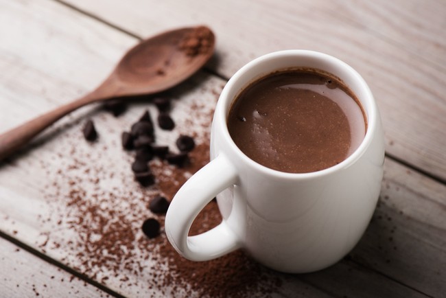 Hangatkan Tubuh dengan Secangkir Mocha Hot Chocolate