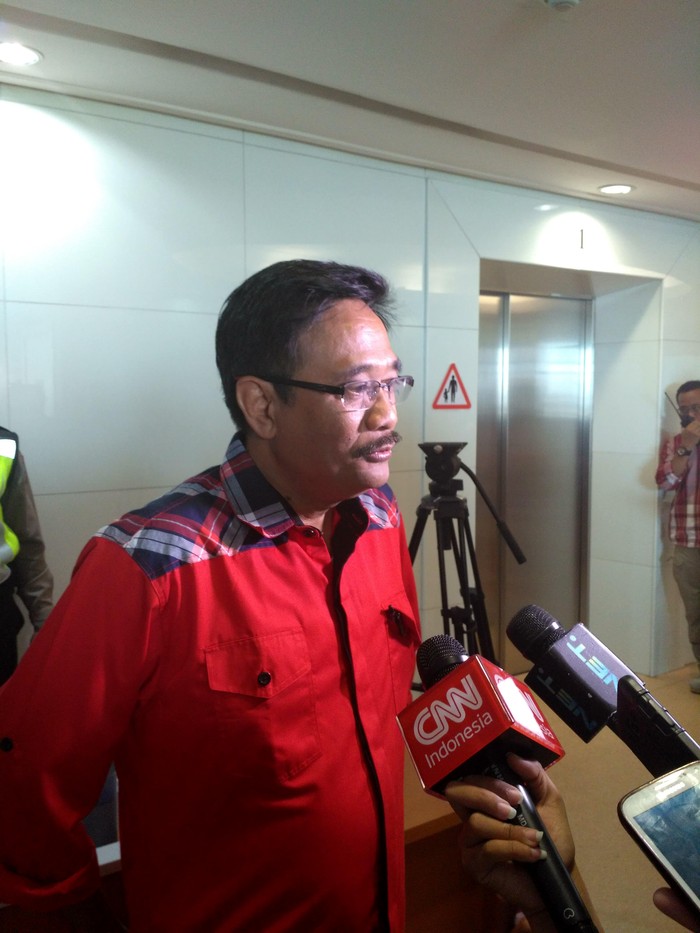 Jenguk Kader PDIP yang Dikeroyok, Djarot Minta Pelaku Diusut