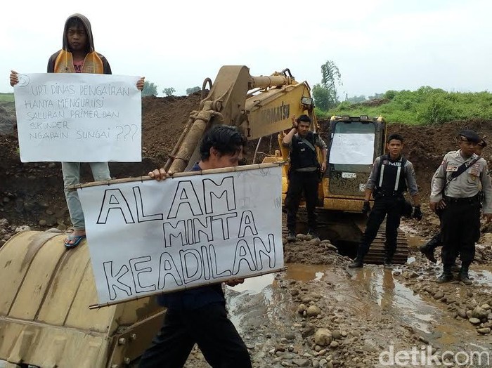 Proyek Normalisasi Irigasi Candilimo Ditutup Paksa Warga