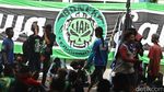 Massa Bonek Padati Gor Pajajaran