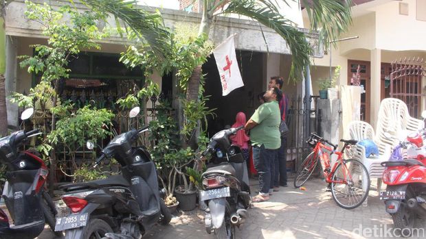 Kepedihan Orang Tua Bonek yang Tewas Akibat Miras Oplosan