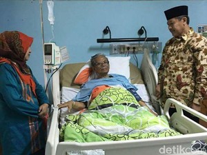 Kondisi Semakin Membaik, KH Hasyim Muzadi Dipindahkan dari ICU