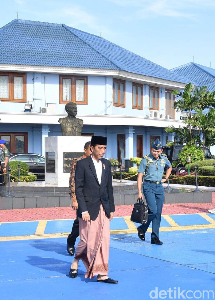 Jokowi Peringati Maulid Nabi di Pekalongan