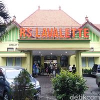 Kondisi Semakin Membaik, KH Hasyim Muzadi Dipindahkan dari ICU
