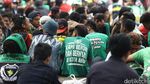 Massa Bonek Padati Gor Pajajaran