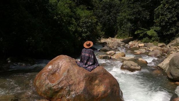 Curug Leuwi Lieuk di Sentul, Bogor