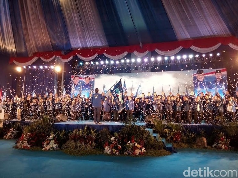 Gus Ipul ada di Prosesi Pelantikan Pengurus Demokrat Jawa Timur Gus Ipul ada di Prosesi Pelantikan Pengurus Demokrat Jawa Timur