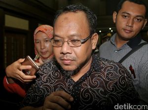 Suap Pejabat PN Jakpus, Vonis Asisten Pengacara Diperberat Artidjo