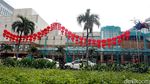 Jelang Imlek, Lampion Hiasi Pusat Perbelanjaan