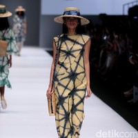 Koleksi terbaru dari brand Purana for Blibli.com di Jakarta Fashion Week 2017. Senayan City. Jakarta. [Foto: Mohammad Abduh/Wolipop]