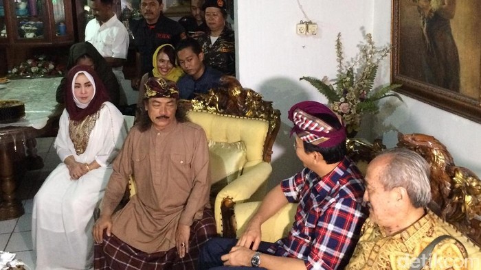 Kunjungi Ponpes Soko Tunggal, Ahok Minta Didoakan